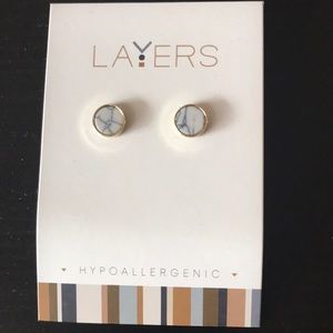 Hypoallergenic marble stud earrings NWT